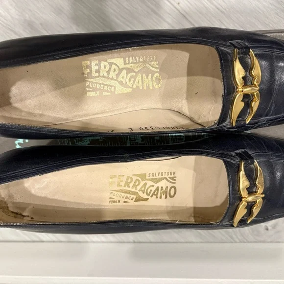 Vintage Salvatore Ferragamo Navy Leather Gancini Loafers 9.5 AA - Picture 4 of 10